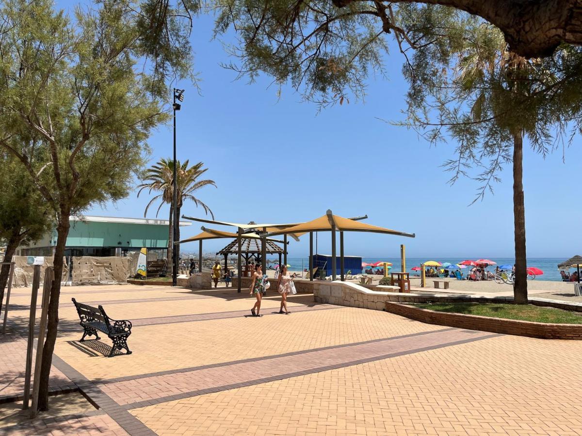 Moderno Apartamento en Primera línea Paseo Marítimo Fuengirola Exterior foto